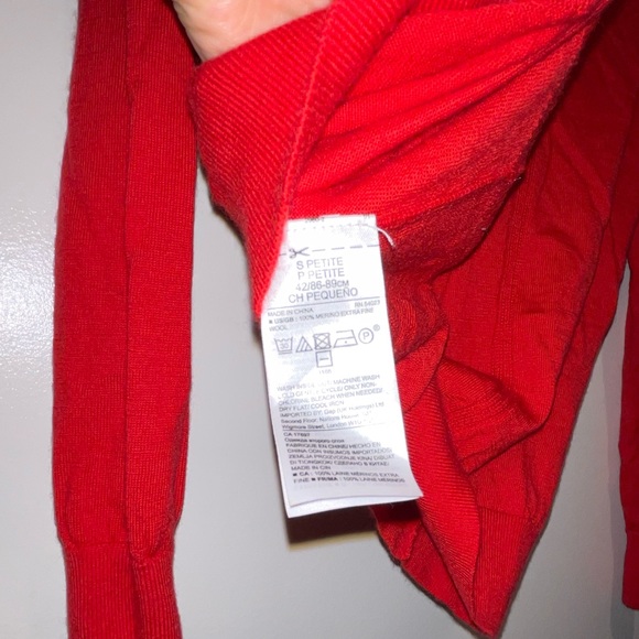 Banana Republic Wool V Neck Sweater in red - Picture 2 of 7